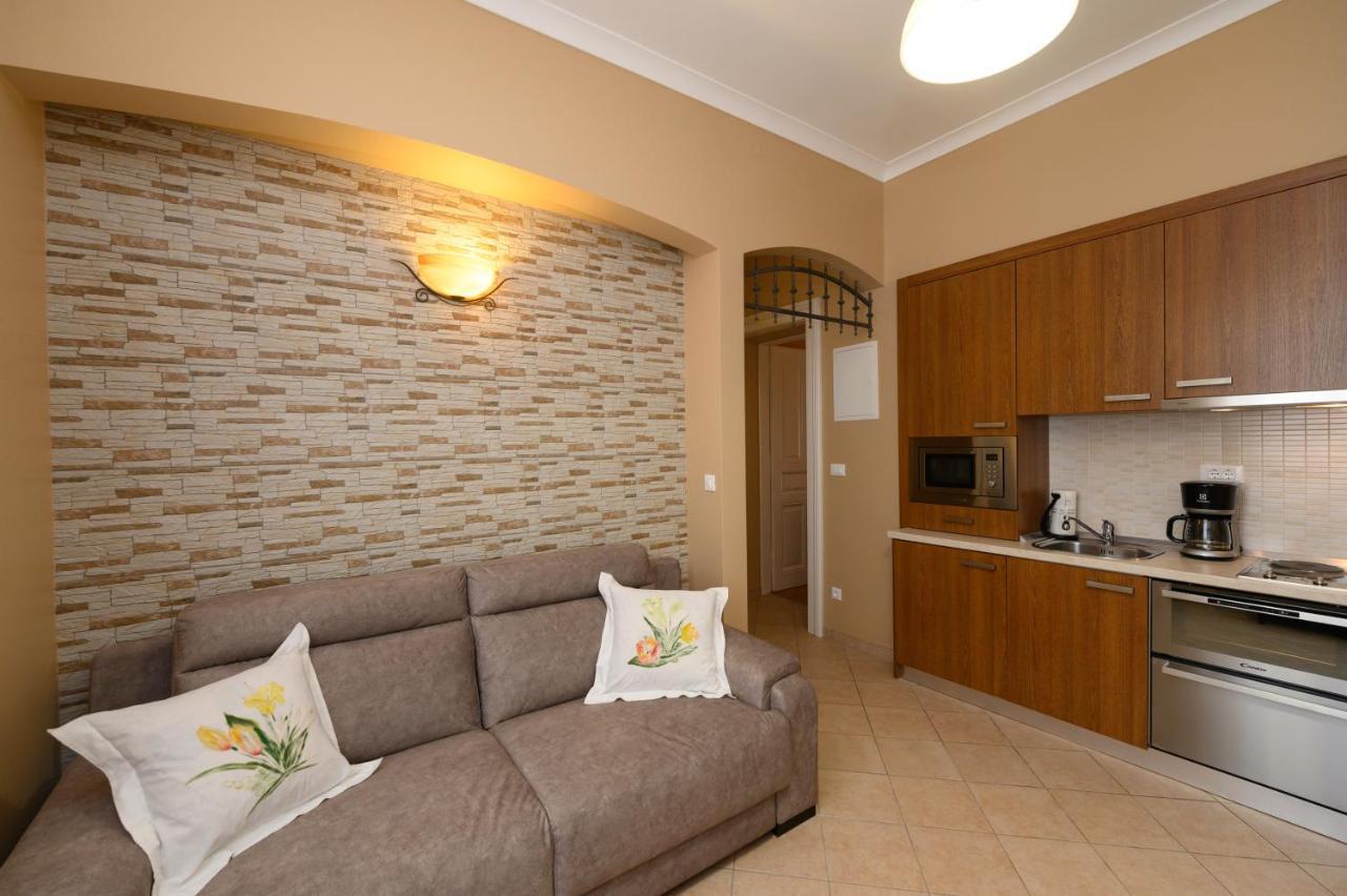 Salona Apartment